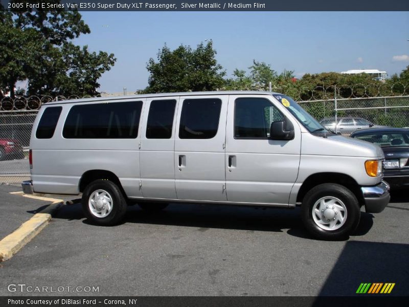Silver Metallic / Medium Flint 2005 Ford E Series Van E350 Super Duty XLT Passenger