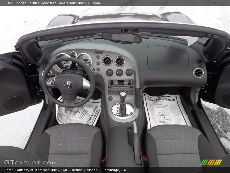 Dashboard of 2009 Solstice Roadster