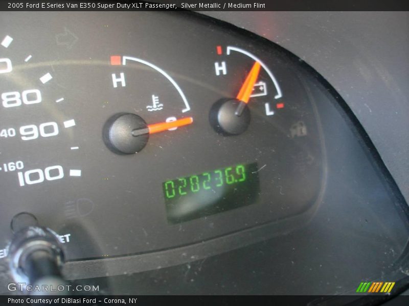 Silver Metallic / Medium Flint 2005 Ford E Series Van E350 Super Duty XLT Passenger