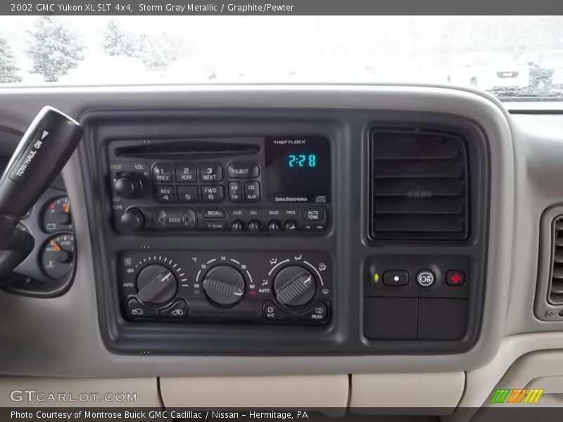 Controls of 2002 Yukon XL SLT 4x4