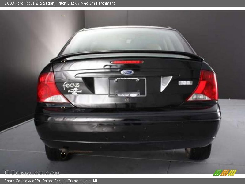 Pitch Black / Medium Parchment 2003 Ford Focus ZTS Sedan