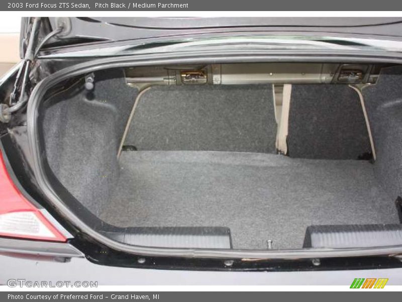 Pitch Black / Medium Parchment 2003 Ford Focus ZTS Sedan