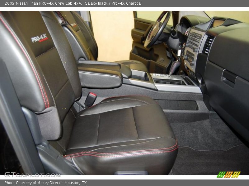  2009 Titan PRO-4X Crew Cab 4x4 Pro-4X Charcoal Interior