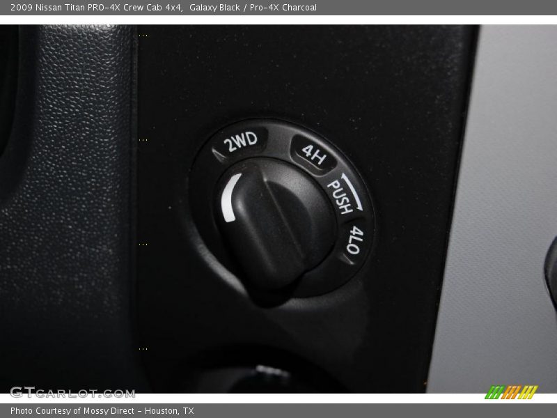Controls of 2009 Titan PRO-4X Crew Cab 4x4