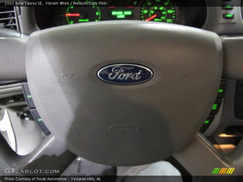 Vibrant White / Medium/Dark Flint 2007 Ford Taurus SE