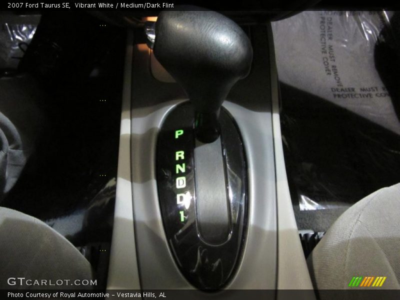 Vibrant White / Medium/Dark Flint 2007 Ford Taurus SE