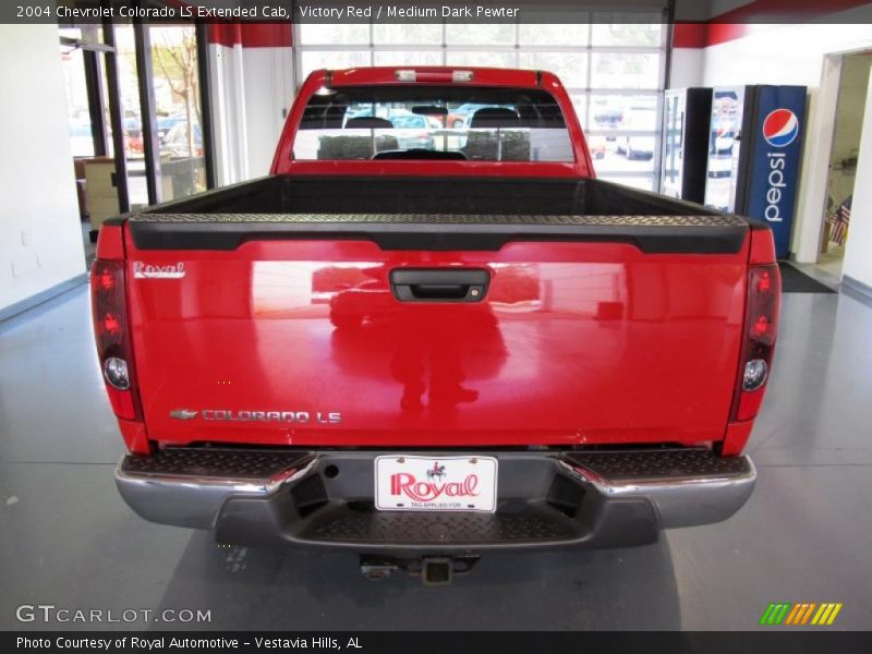 Victory Red / Medium Dark Pewter 2004 Chevrolet Colorado LS Extended Cab