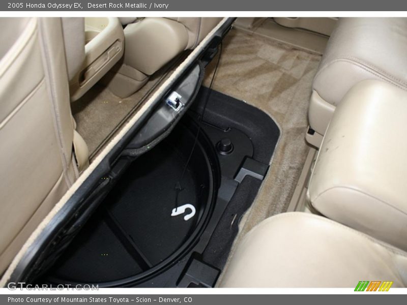 Desert Rock Metallic / Ivory 2005 Honda Odyssey EX