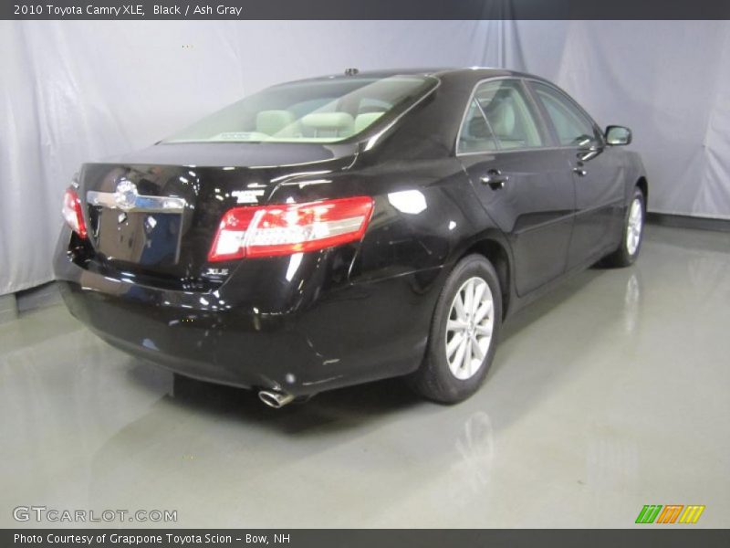 Black / Ash Gray 2010 Toyota Camry XLE