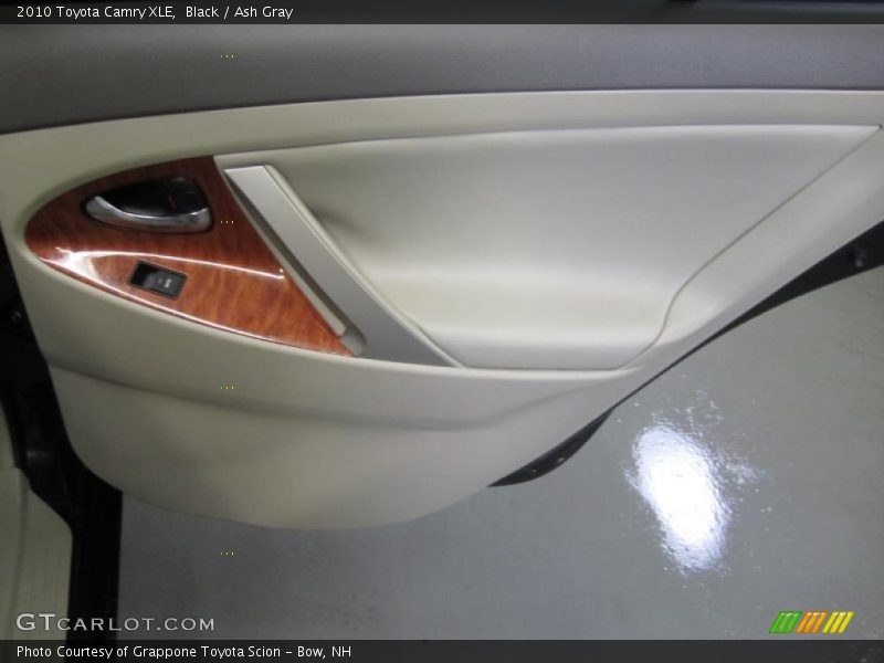 Black / Ash Gray 2010 Toyota Camry XLE