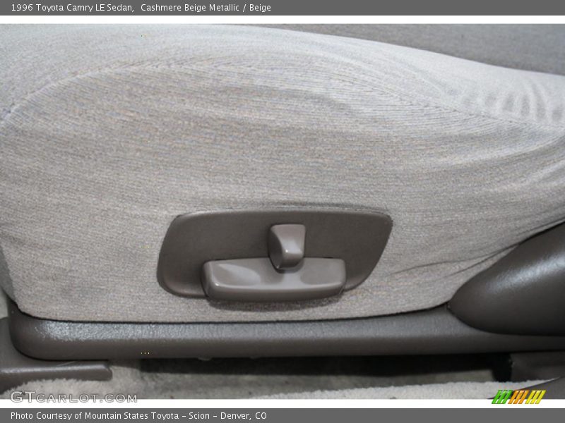 Cashmere Beige Metallic / Beige 1996 Toyota Camry LE Sedan