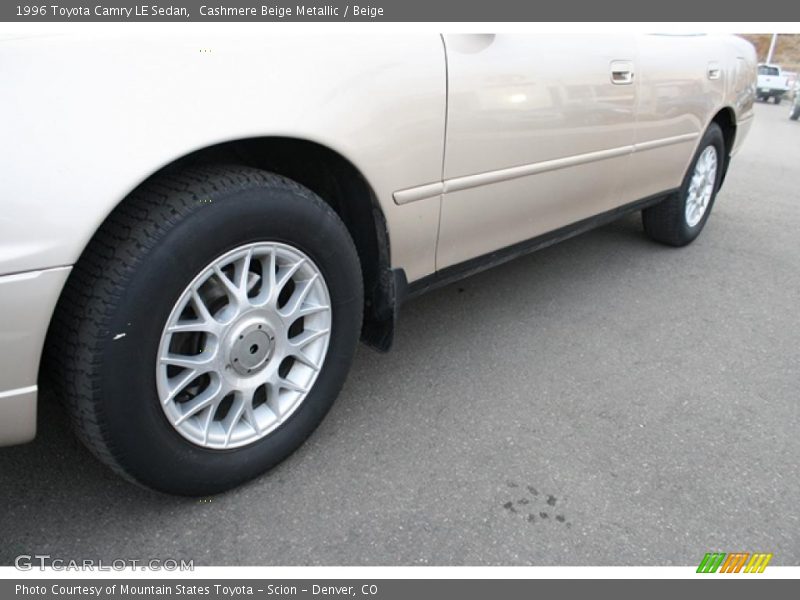 Cashmere Beige Metallic / Beige 1996 Toyota Camry LE Sedan