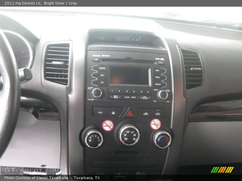 Bright Silver / Gray 2011 Kia Sorento LX