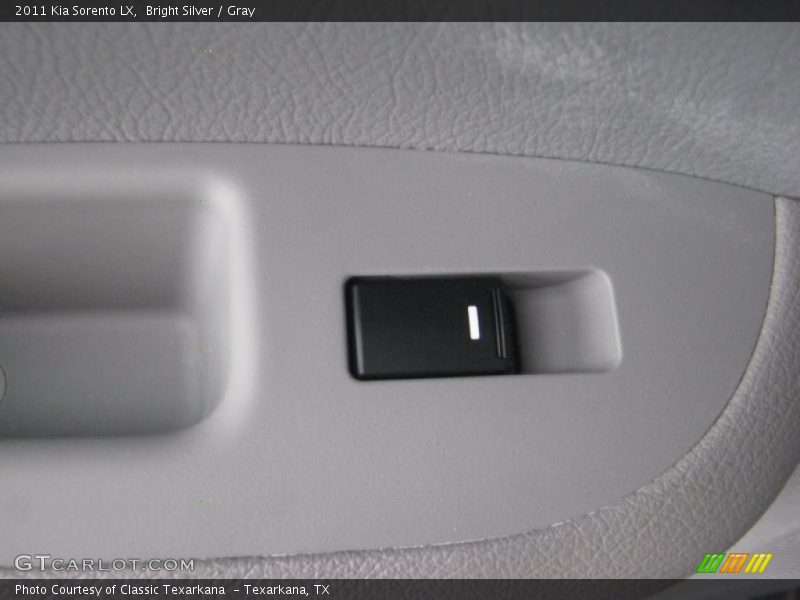 Bright Silver / Gray 2011 Kia Sorento LX