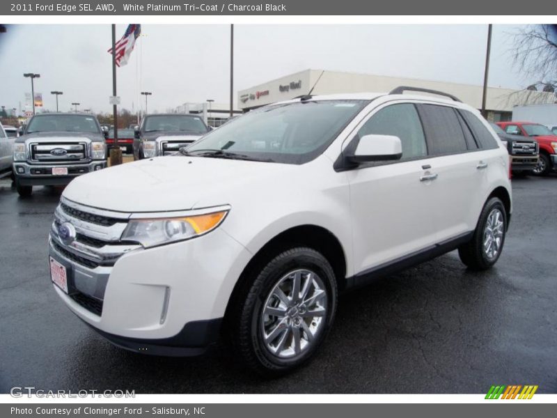 Front 3/4 View of 2011 Edge SEL AWD