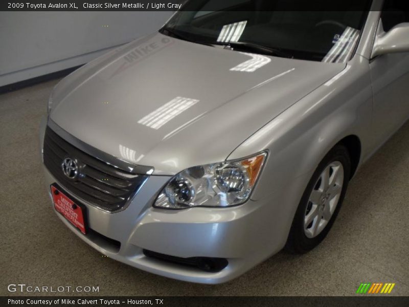 Classic Silver Metallic / Light Gray 2009 Toyota Avalon XL