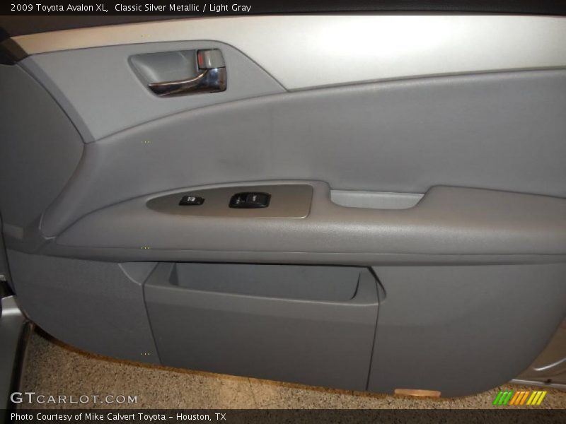 Classic Silver Metallic / Light Gray 2009 Toyota Avalon XL