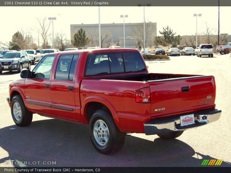Victory Red / Graphite 2001 Chevrolet S10 LS Crew Cab 4x4