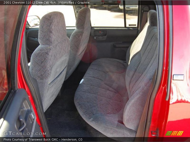 Victory Red / Graphite 2001 Chevrolet S10 LS Crew Cab 4x4
