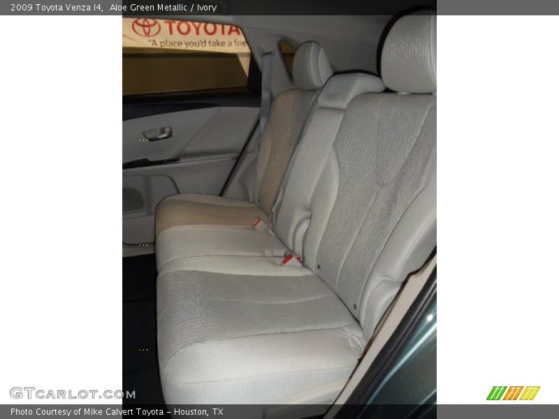 Aloe Green Metallic / Ivory 2009 Toyota Venza I4