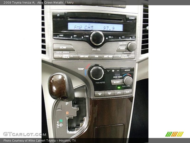 Aloe Green Metallic / Ivory 2009 Toyota Venza I4