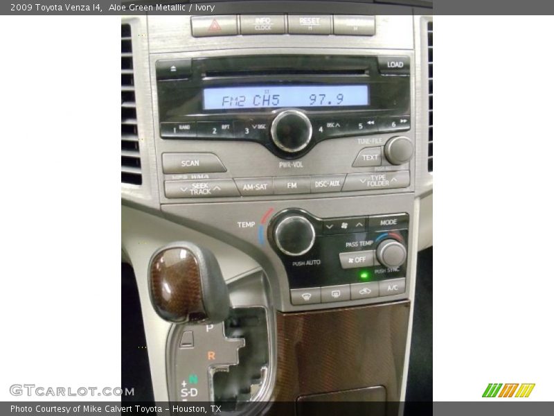 Aloe Green Metallic / Ivory 2009 Toyota Venza I4