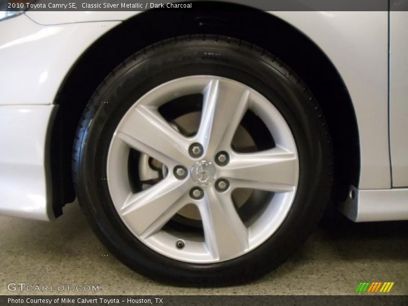 Classic Silver Metallic / Dark Charcoal 2010 Toyota Camry SE