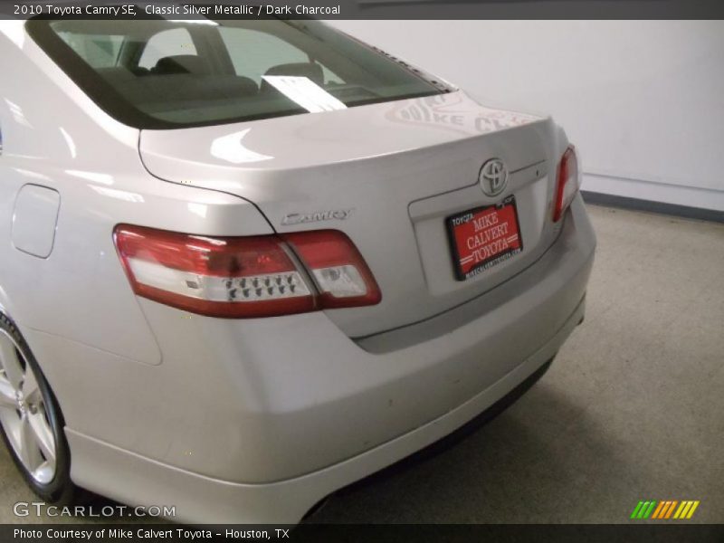 Classic Silver Metallic / Dark Charcoal 2010 Toyota Camry SE