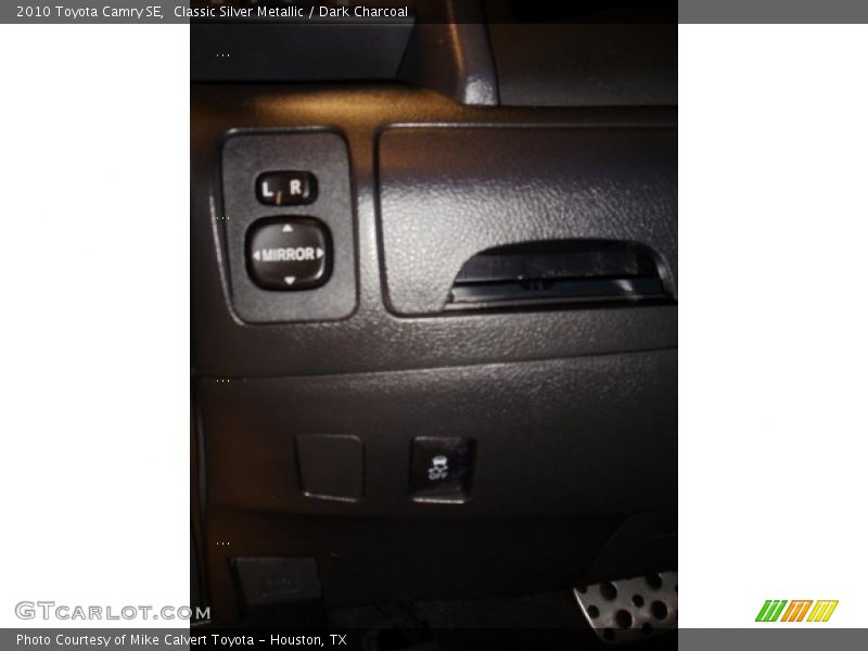 Classic Silver Metallic / Dark Charcoal 2010 Toyota Camry SE