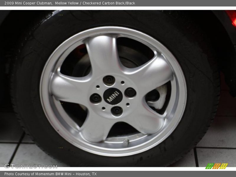 Mellow Yellow / Checkered Carbon Black/Black 2009 Mini Cooper Clubman