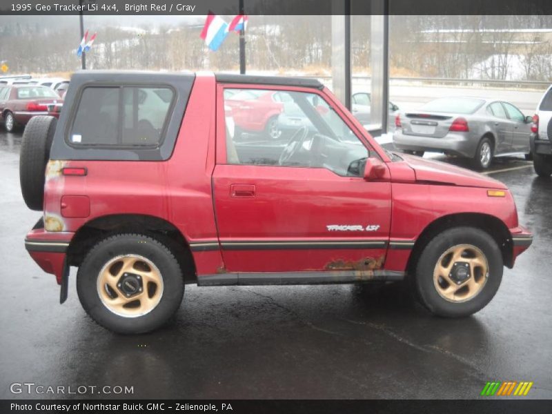 Bright Red / Gray 1995 Geo Tracker LSi 4x4