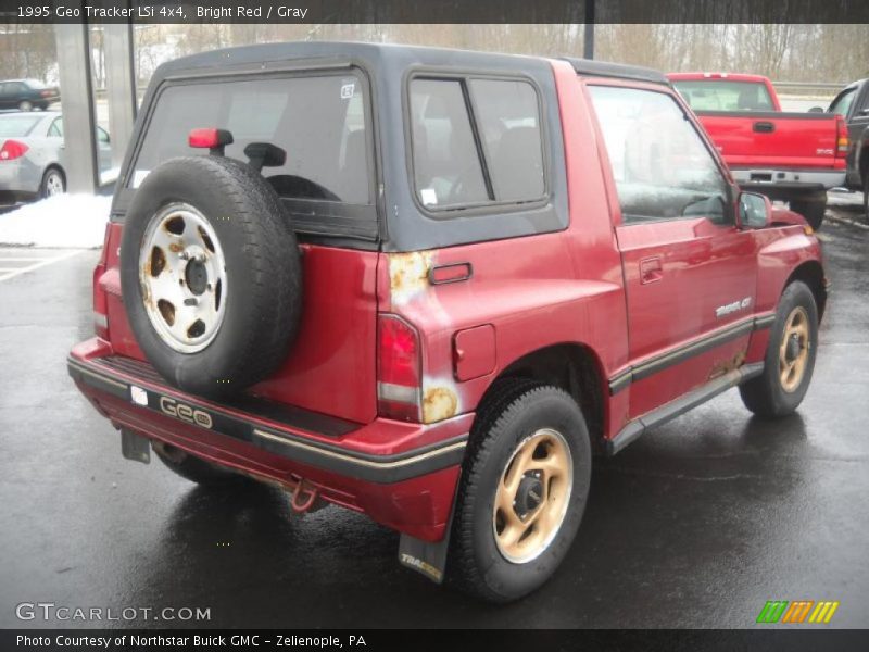 Bright Red / Gray 1995 Geo Tracker LSi 4x4