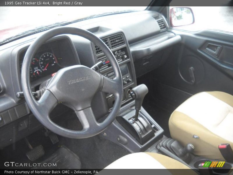 Bright Red / Gray 1995 Geo Tracker LSi 4x4