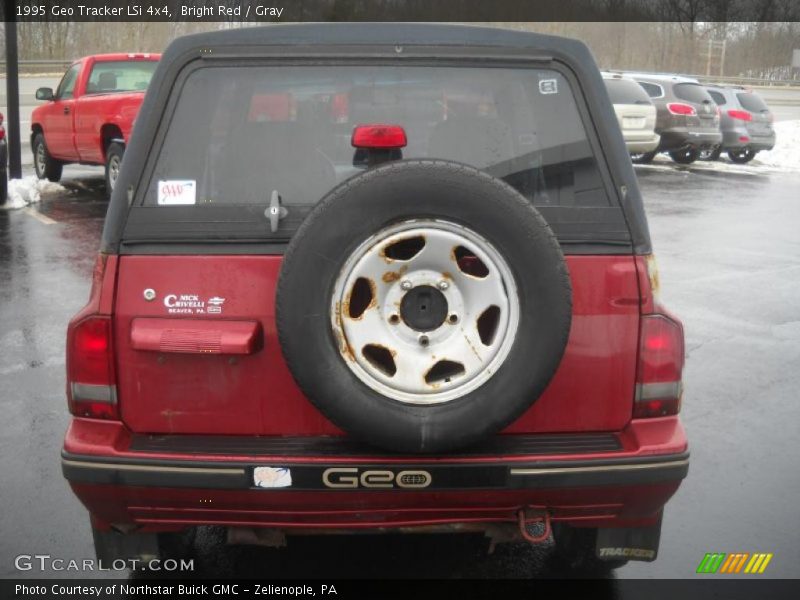 Bright Red / Gray 1995 Geo Tracker LSi 4x4