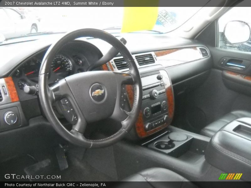 Summit White / Ebony 2007 Chevrolet Avalanche LTZ 4WD