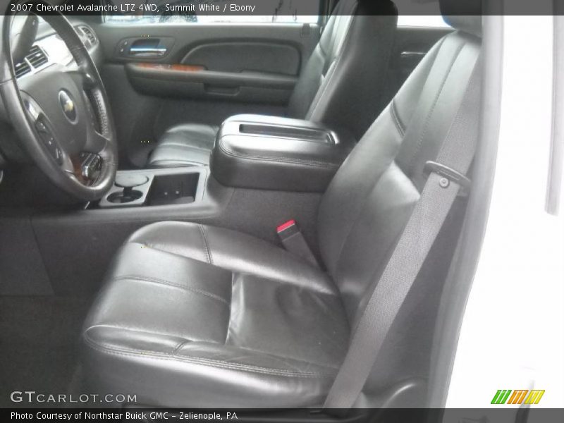Summit White / Ebony 2007 Chevrolet Avalanche LTZ 4WD