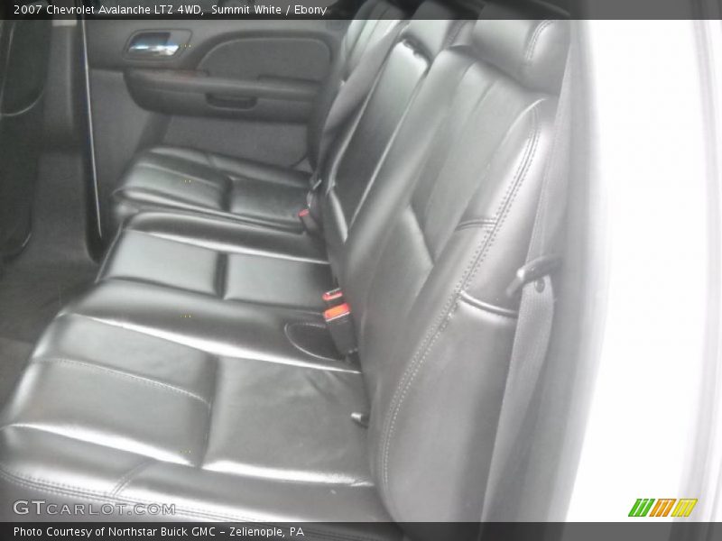 Summit White / Ebony 2007 Chevrolet Avalanche LTZ 4WD