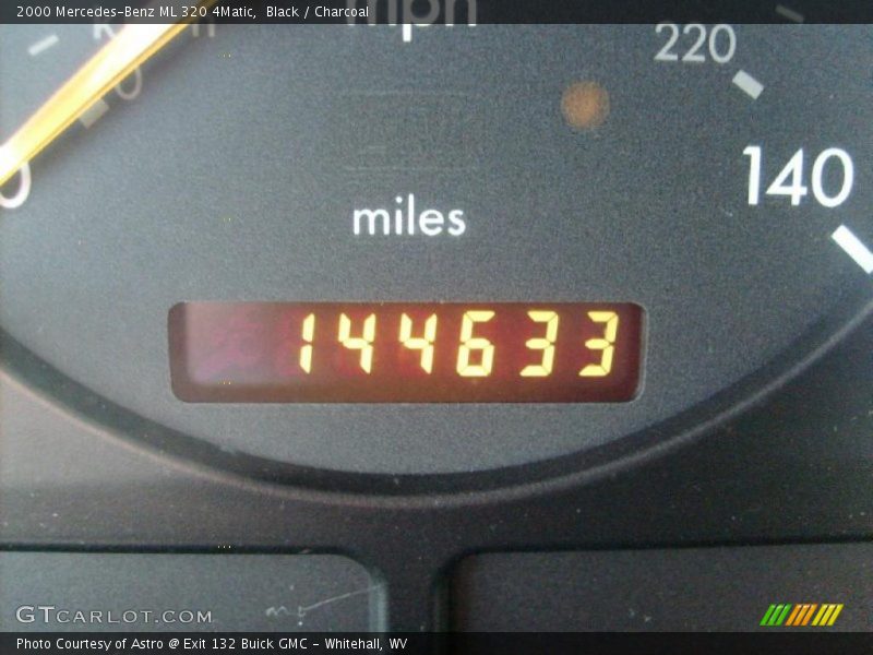 Black / Charcoal 2000 Mercedes-Benz ML 320 4Matic