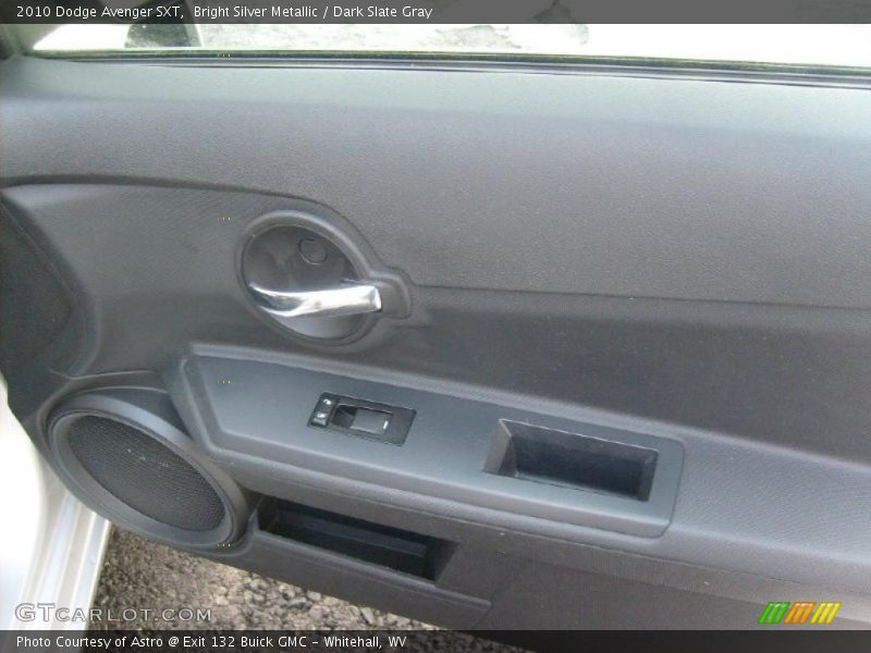 Bright Silver Metallic / Dark Slate Gray 2010 Dodge Avenger SXT