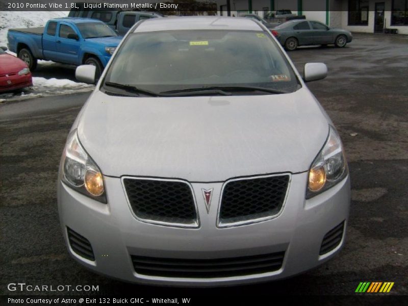 Liquid Platinum Metallic / Ebony 2010 Pontiac Vibe 1.8L