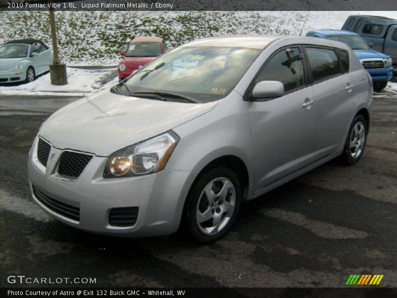 Liquid Platinum Metallic / Ebony 2010 Pontiac Vibe 1.8L