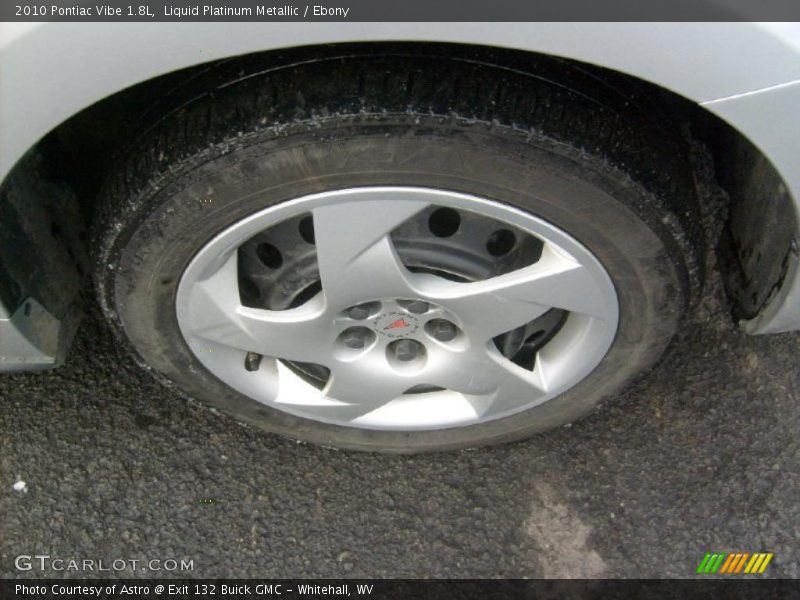 Liquid Platinum Metallic / Ebony 2010 Pontiac Vibe 1.8L