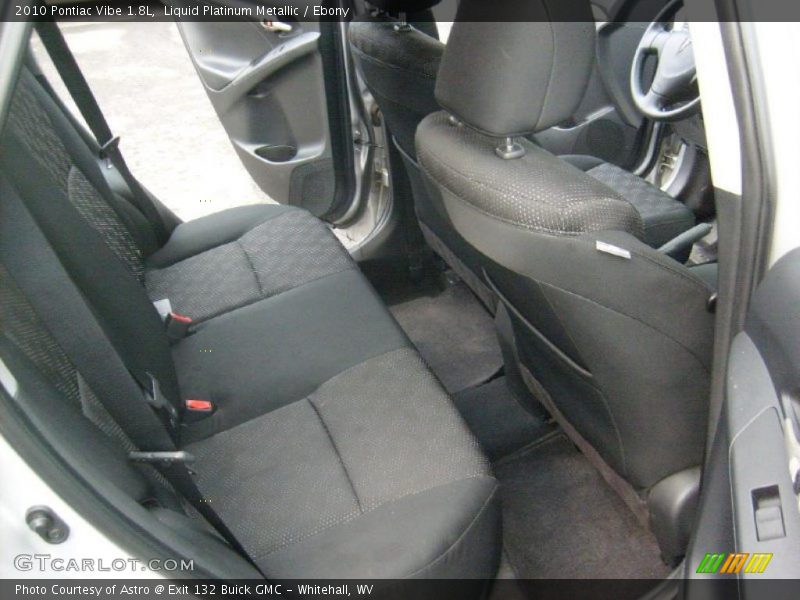Liquid Platinum Metallic / Ebony 2010 Pontiac Vibe 1.8L