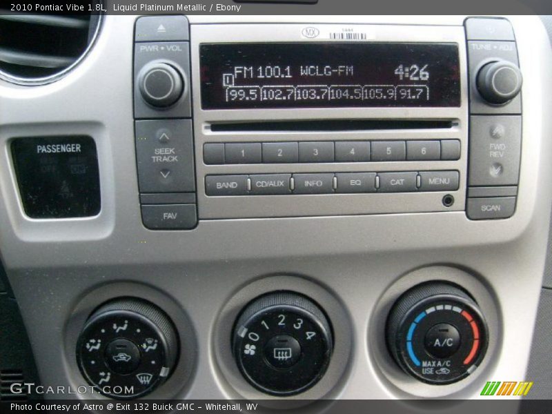 Liquid Platinum Metallic / Ebony 2010 Pontiac Vibe 1.8L