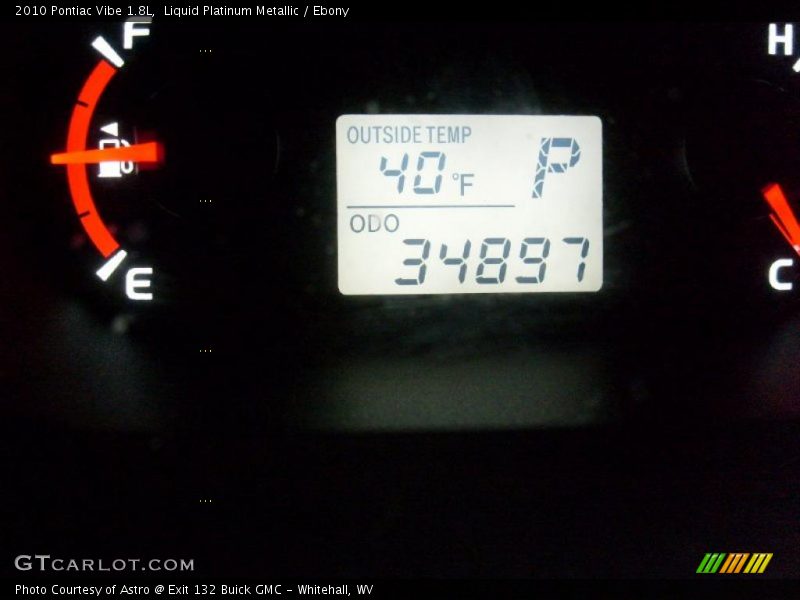 Liquid Platinum Metallic / Ebony 2010 Pontiac Vibe 1.8L