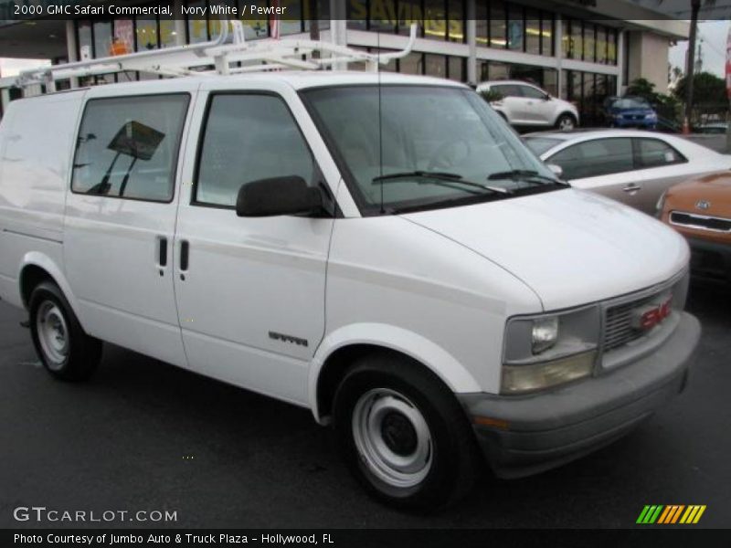 Ivory White / Pewter 2000 GMC Safari Commercial