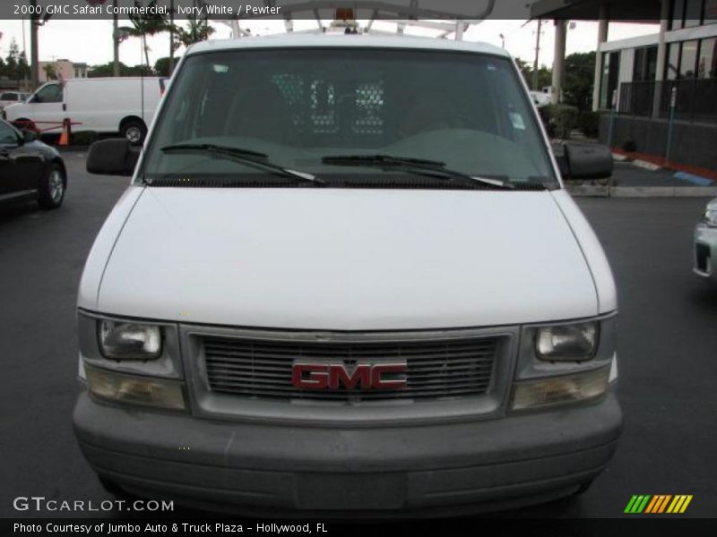 Ivory White / Pewter 2000 GMC Safari Commercial