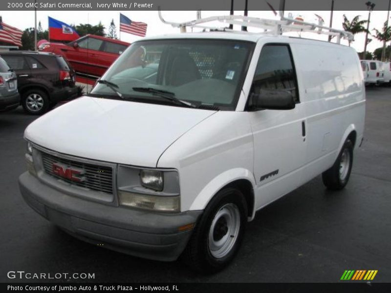 Ivory White / Pewter 2000 GMC Safari Commercial