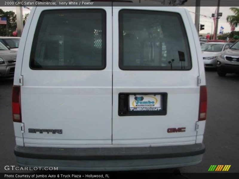 Ivory White / Pewter 2000 GMC Safari Commercial