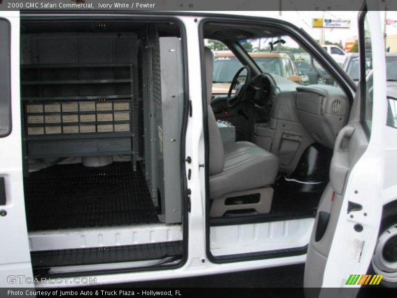 Ivory White / Pewter 2000 GMC Safari Commercial